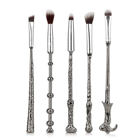 The witch's beauty arsenal: makeup brushes for every enchantment